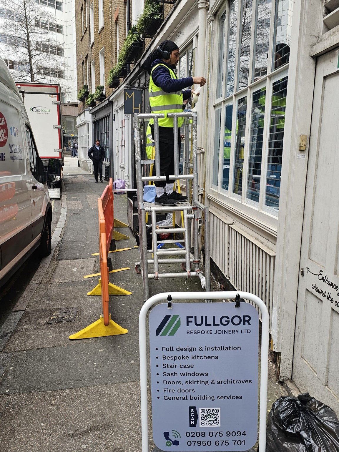 Fullgor branded board at a live site